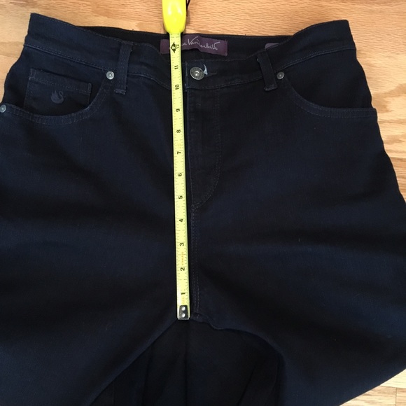 Gloria Vanderbilt Straight Leg Dark Wash Jeans. Denim - Picture 4 of 8
